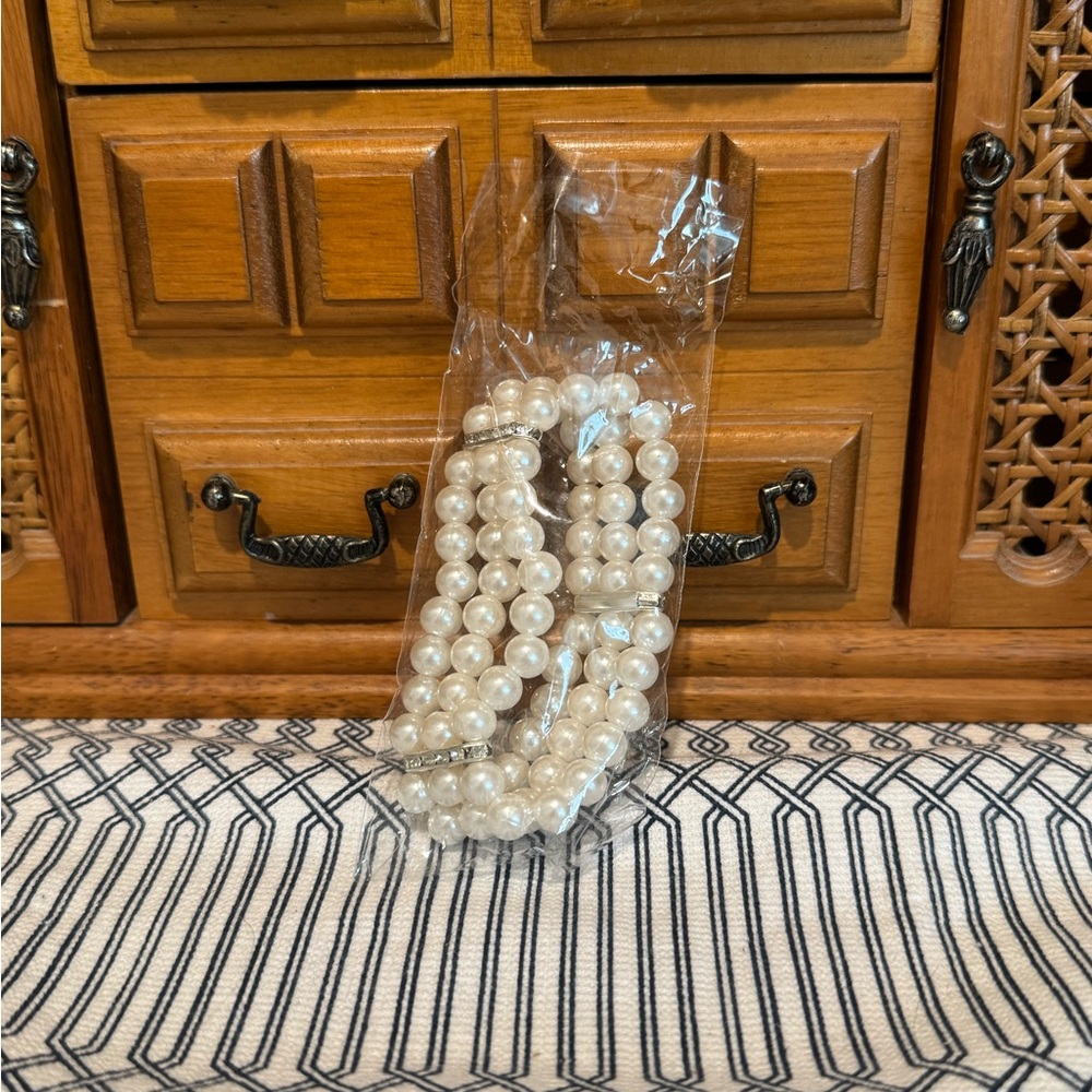 NWT Classic Retro Faux Pearl 3 Strand Bracelet with Silver Accents